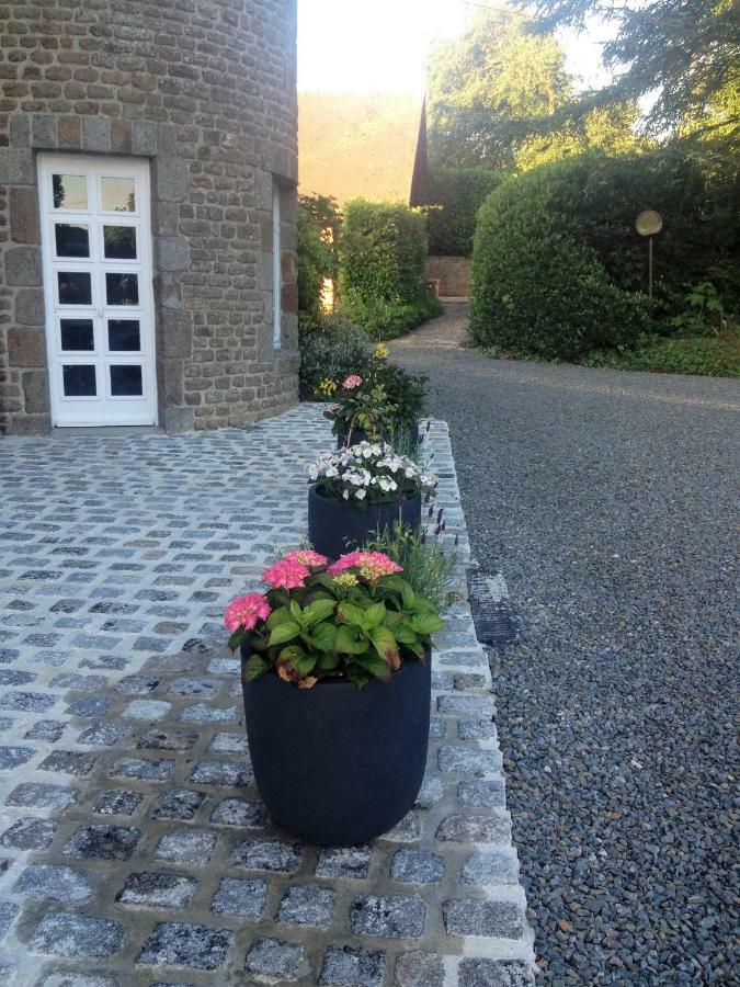 Hotel Manoir De La Porte Sainte-Pience Exterior foto